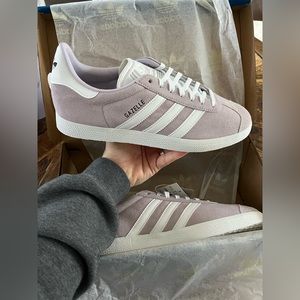 Women’s Adidas sneakers